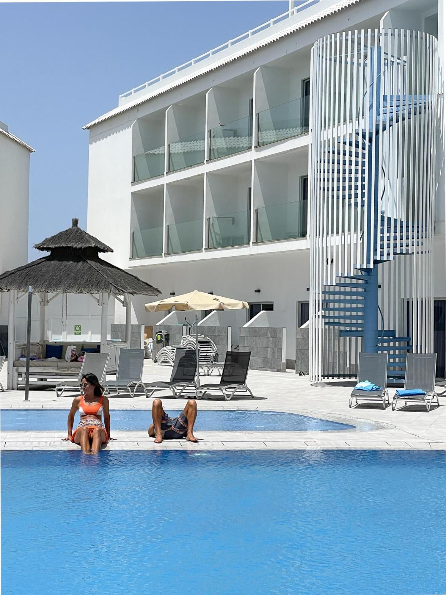 Corralejo Surfing Colors Hotel&Apartments Екстериор снимка